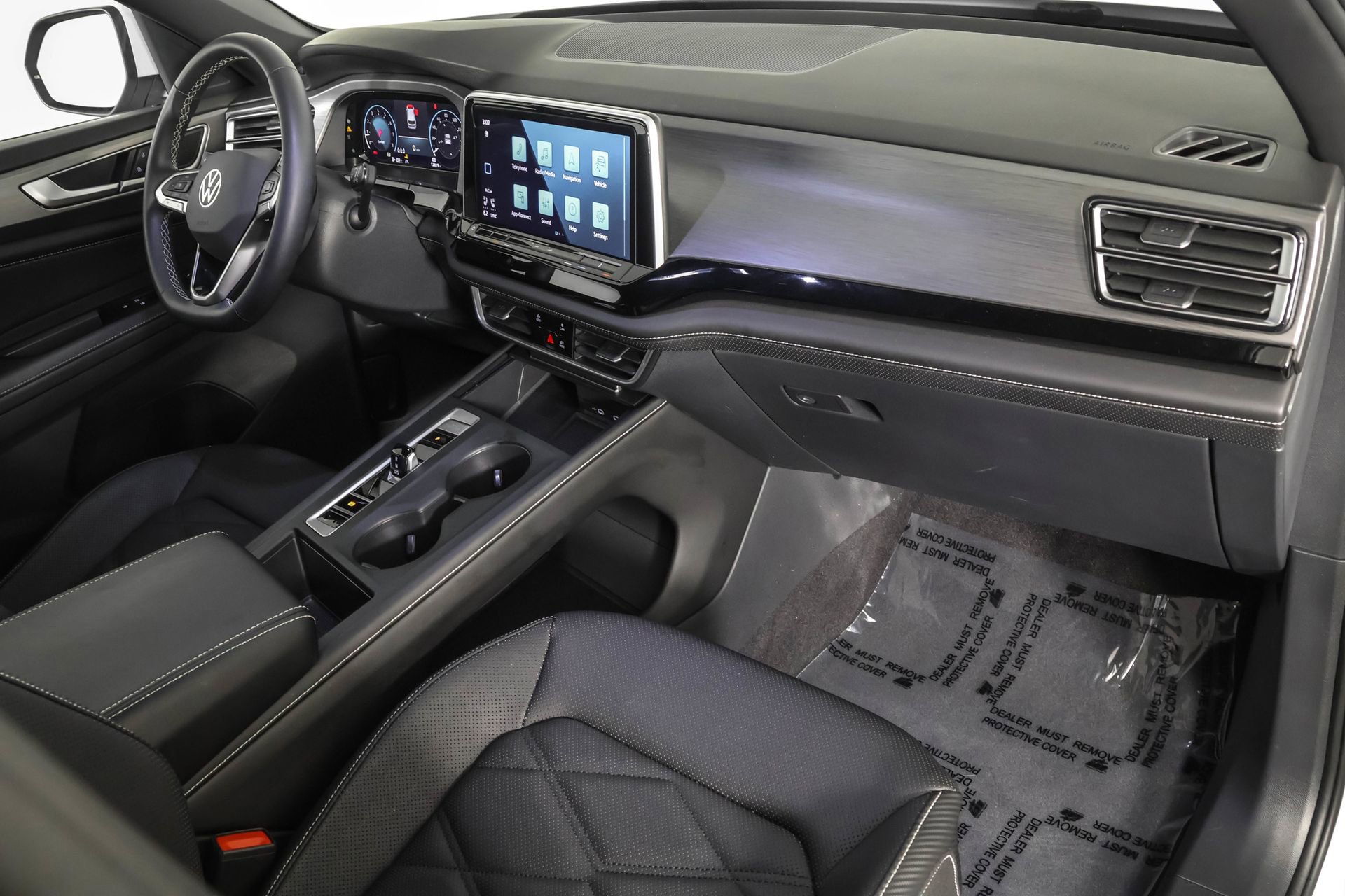 Used 2024 Volkswagen Atlas Cross Sport SE image 41