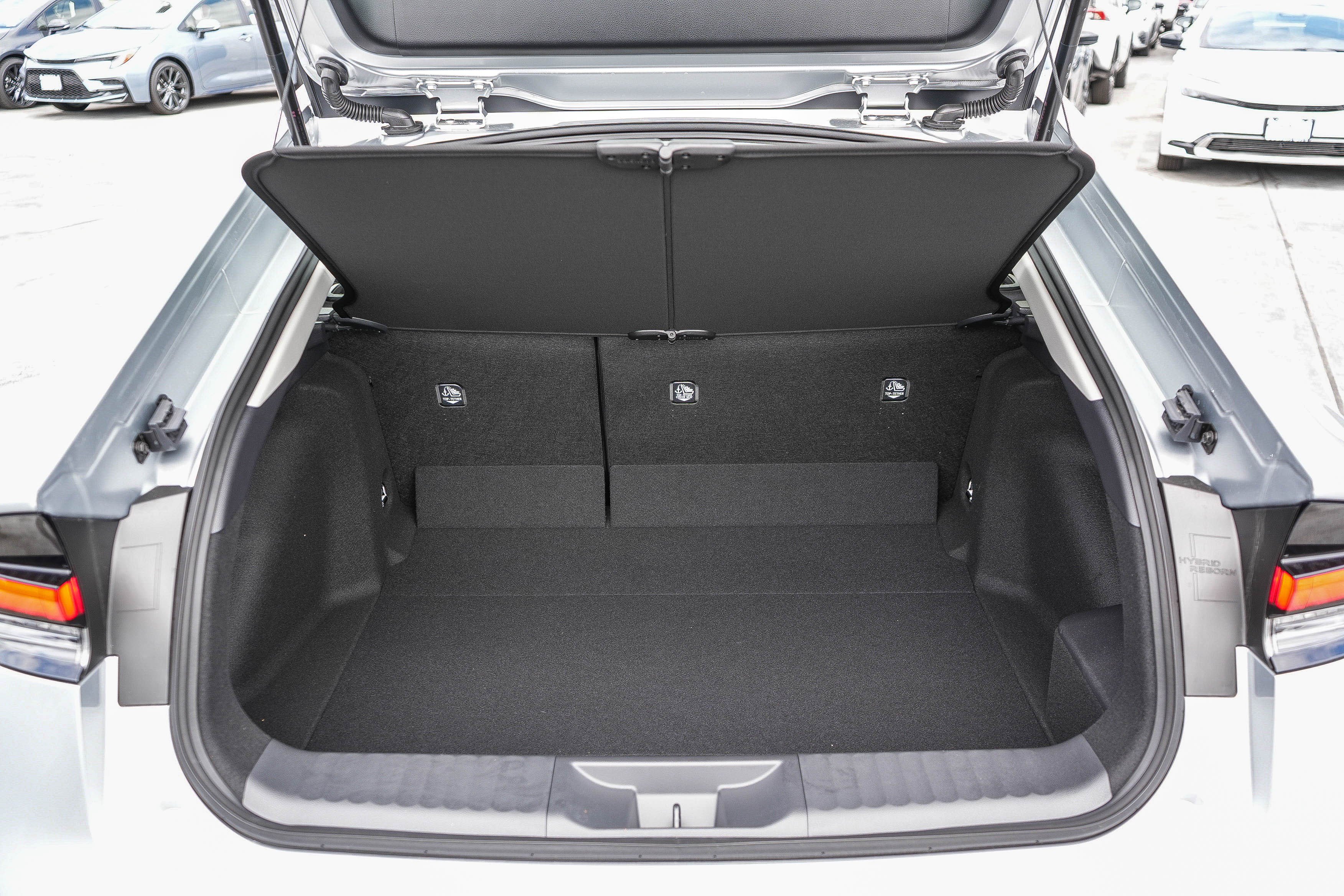 New 2027 Toyota Prius LE FWD image 13
