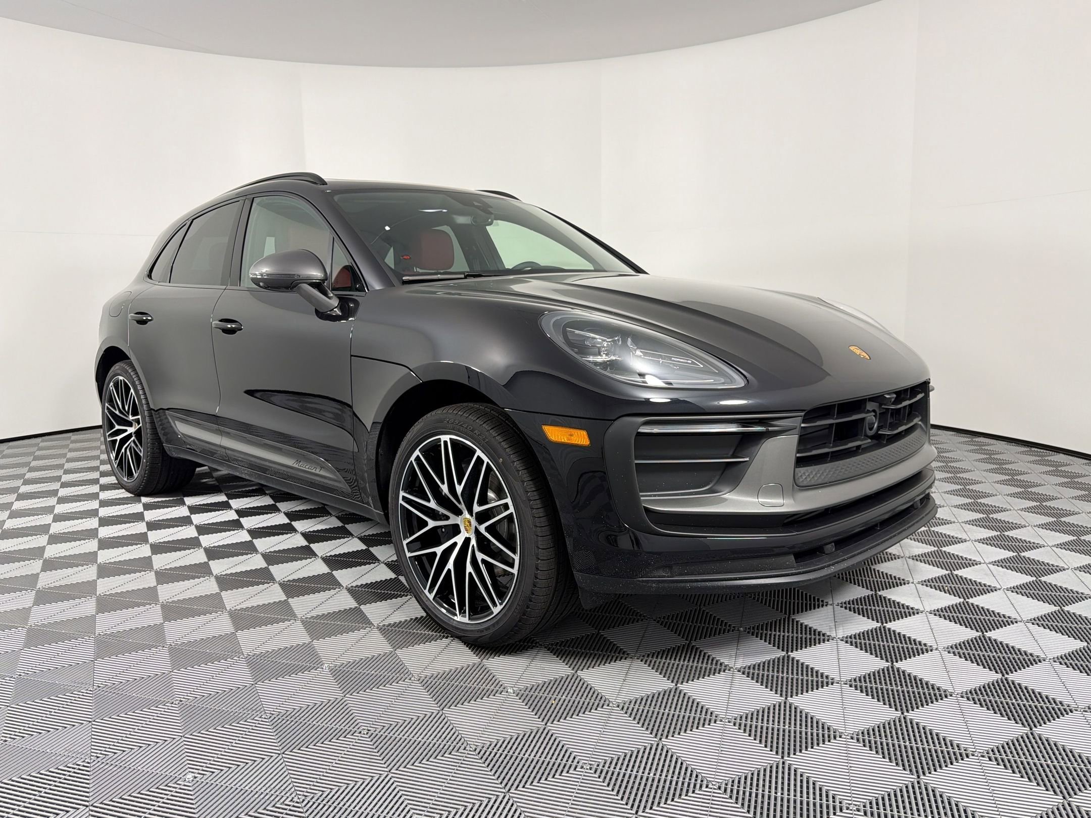 New 2026 Porsche Macan Turbo AWD/4WD image 12
