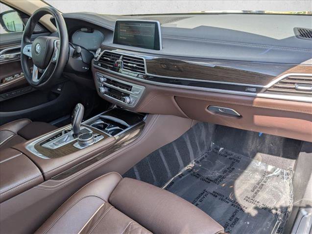 Used 2022 BMW 750i xDrive AWD/4WD image 24