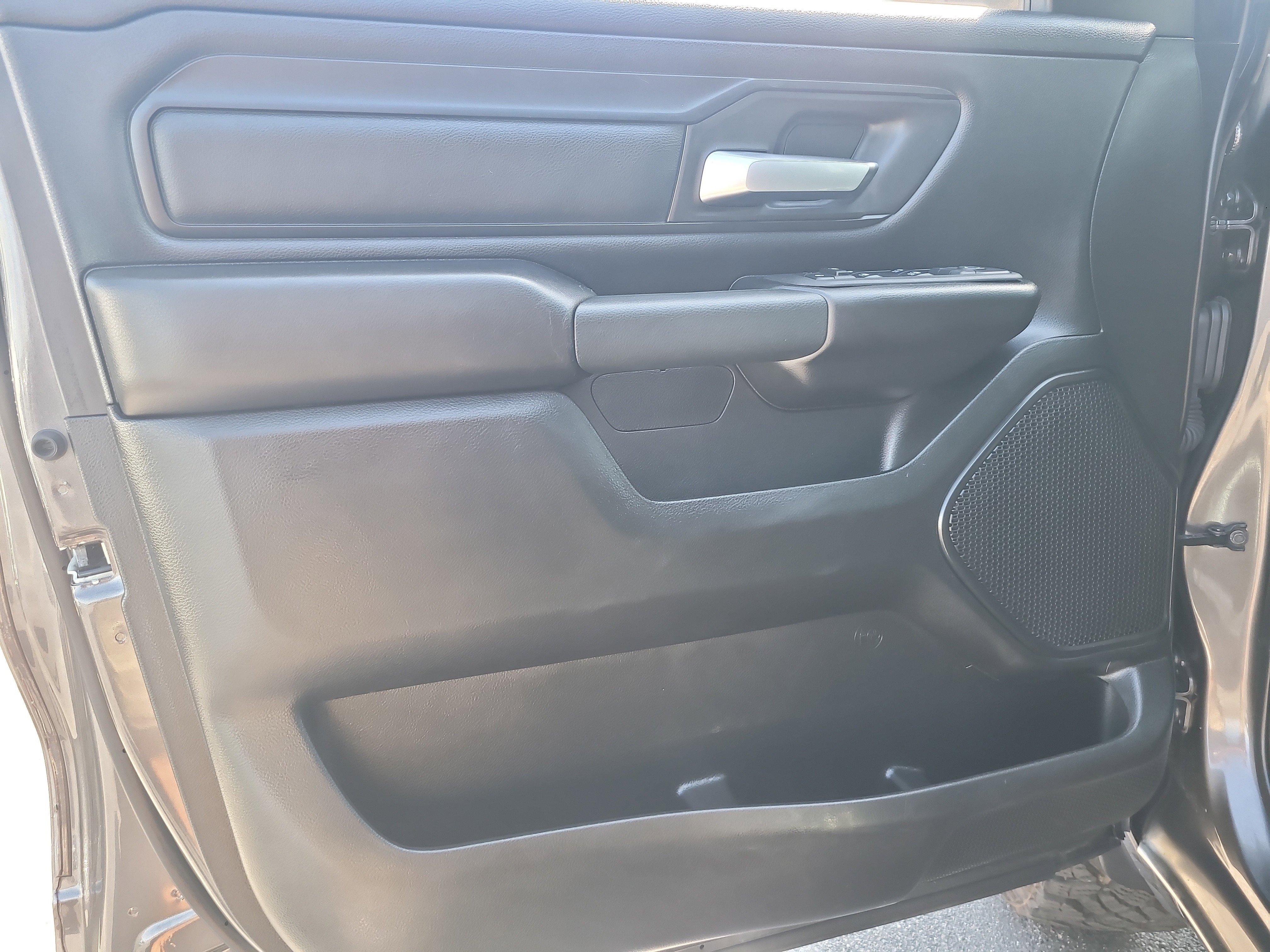 Used 2025 RAM 1500 Warlock AWD/4WD image 15