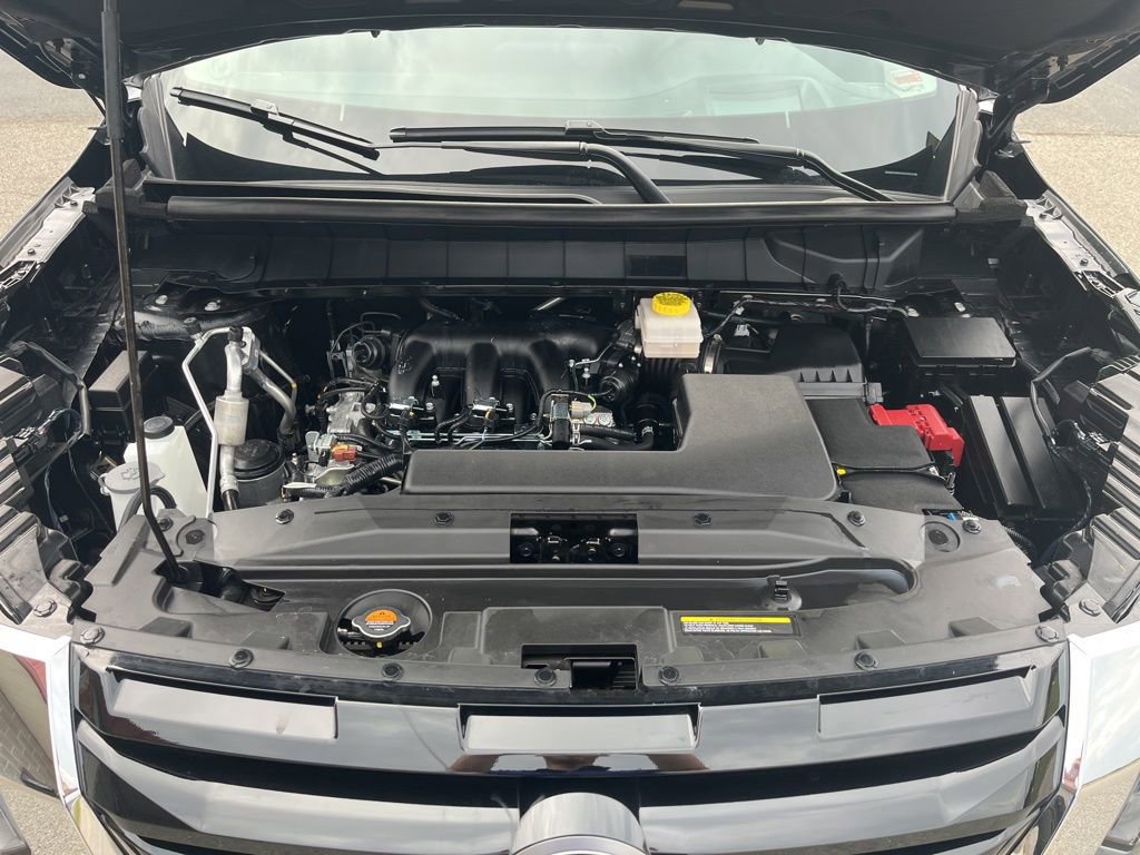 Used 2025 Nissan Pathfinder Platinum w/ Cargo Package image 11