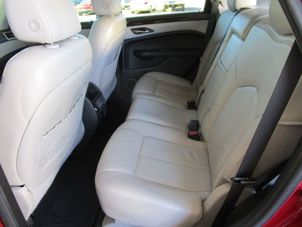 Used 2013 Cadillac SRX Luxury image 18