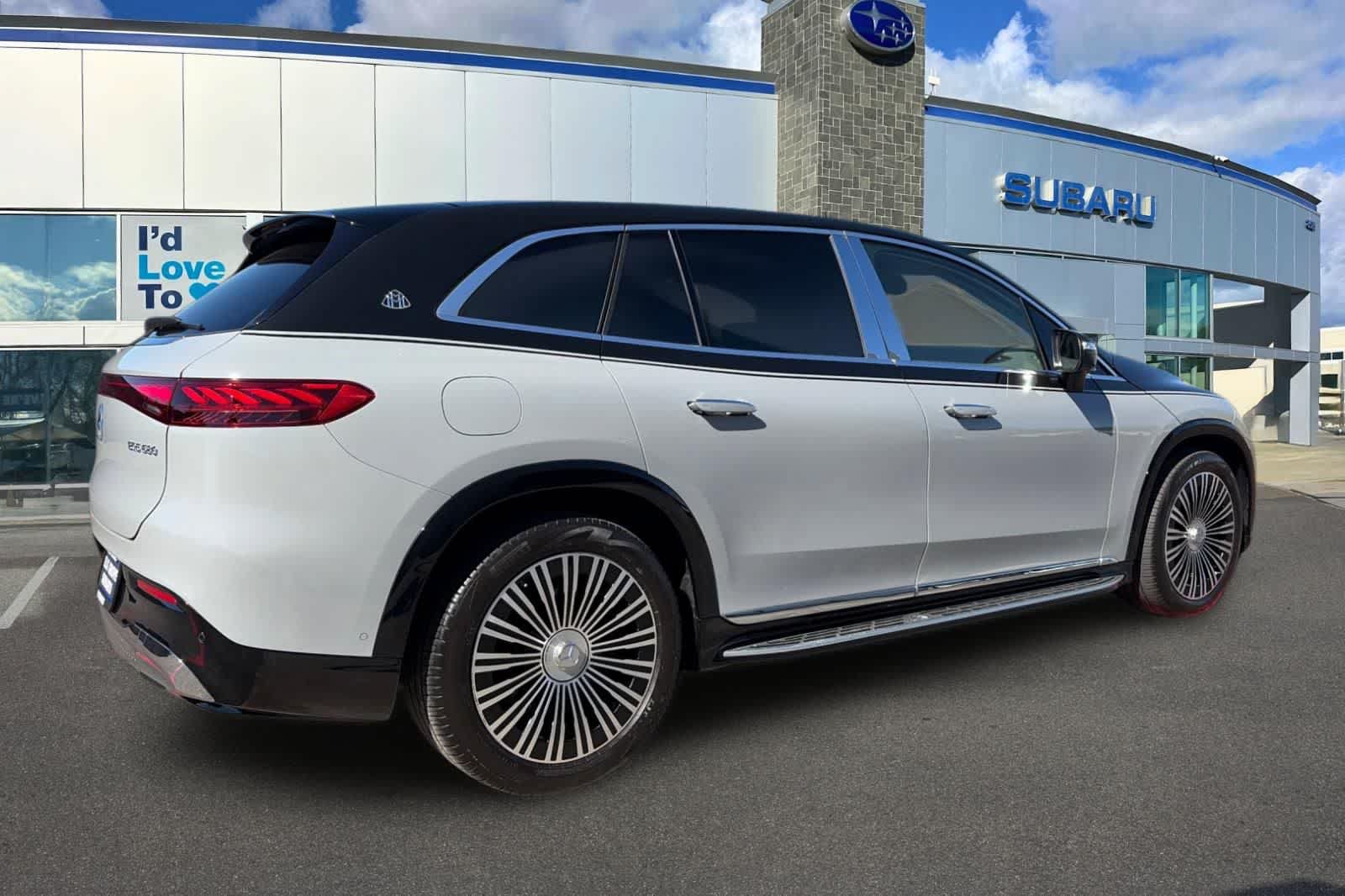 Used 2024 Mercedes-Benz Maybach EQS 680 4MATIC image 2