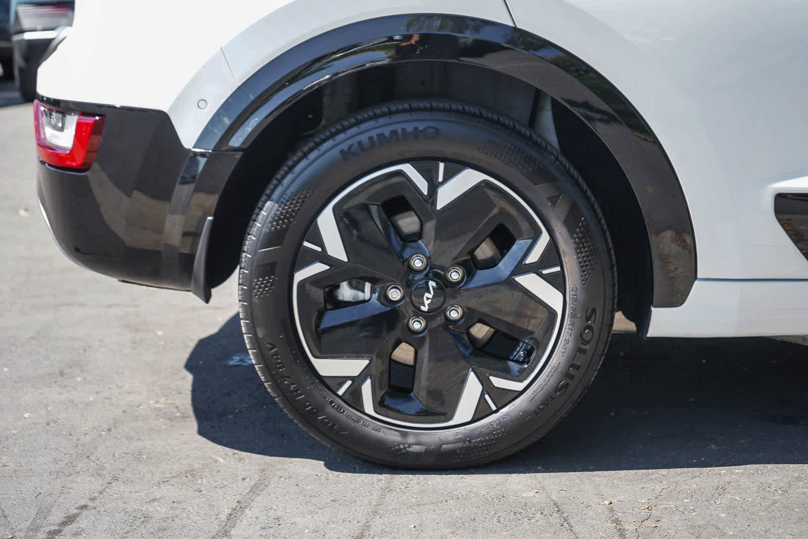 Used 2024 Kia Niro Wave FWD image 8