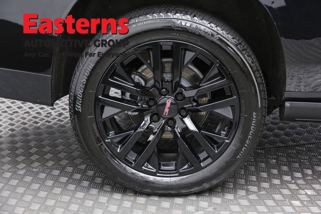 Used 2025 GMC Yukon XL Denali w/ Denali Reserve Package image 35