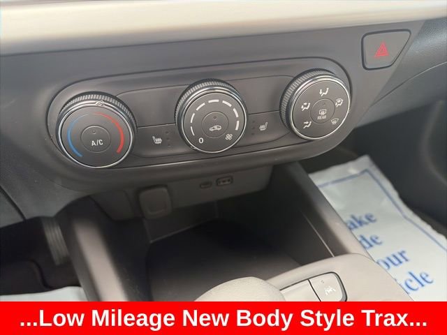 Used 2024 Chevrolet Trax RS w/ Driver Confidence Package image 13