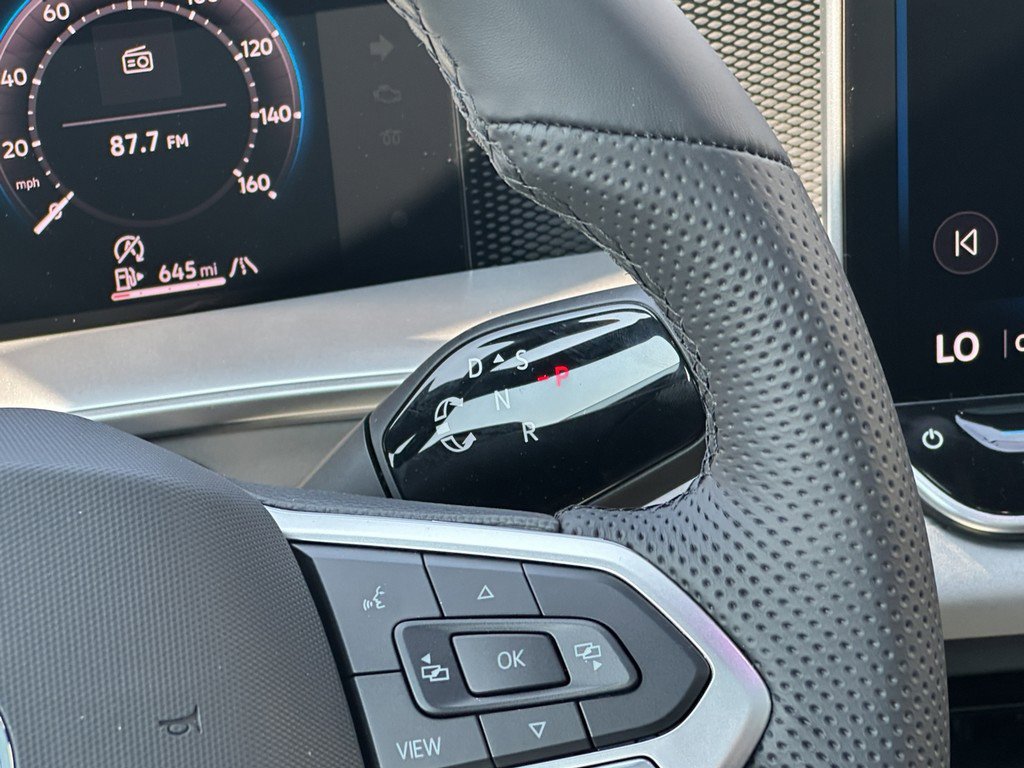 New 2025 Volkswagen Tiguan SE R-Line image 13