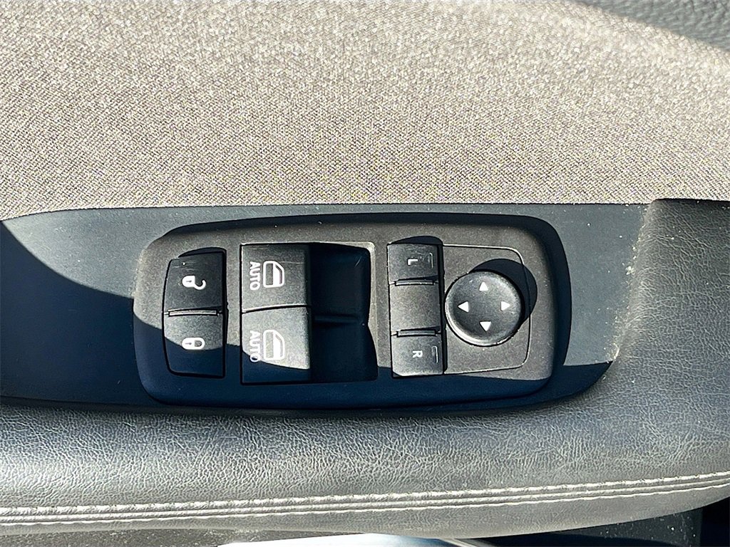 Used 2022 Dodge Challenger R/T w/ Blacktop Package image 17