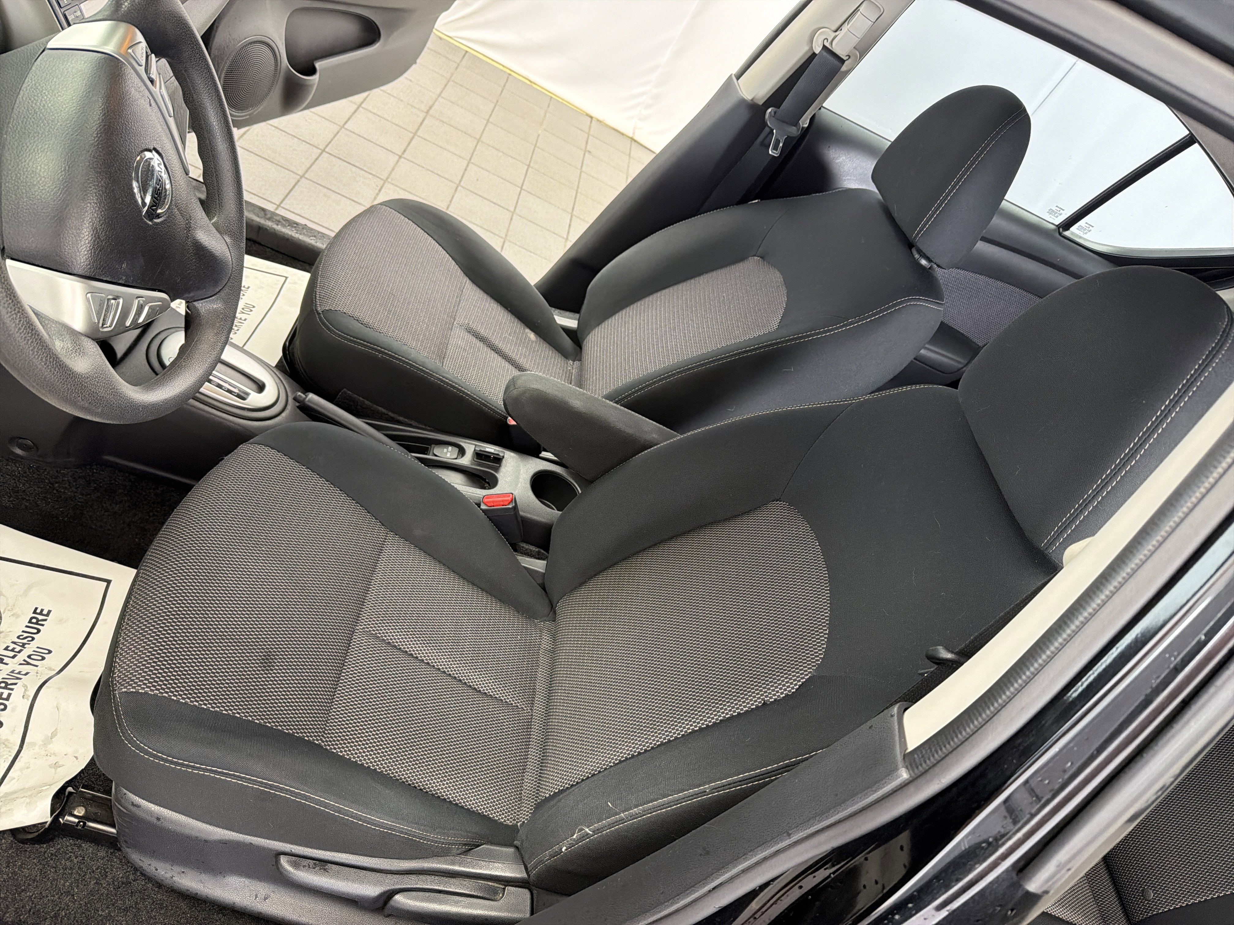 Used 2016 Nissan Versa SV w/ SV Tech Package FWD image 1