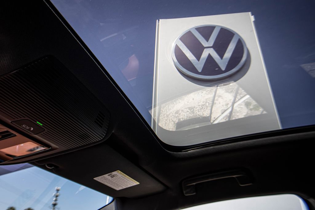 Certified 2022 Volkswagen ID.4 Pro S w/ Gradient Package image 45