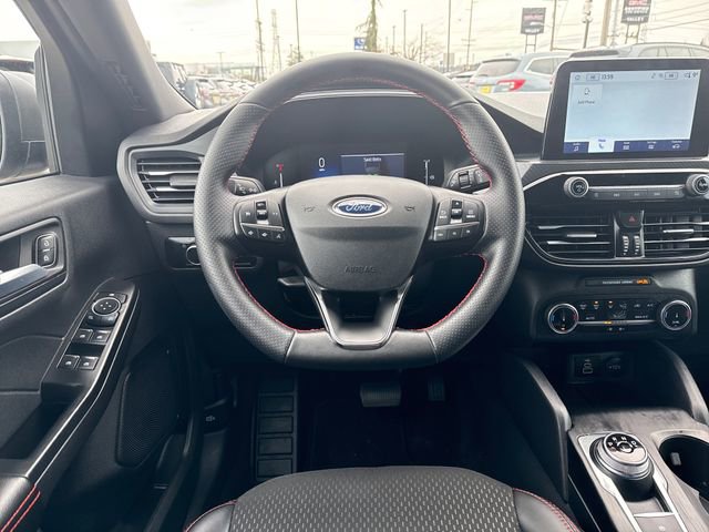 Used 2025 Ford Escape ST-Line image 19