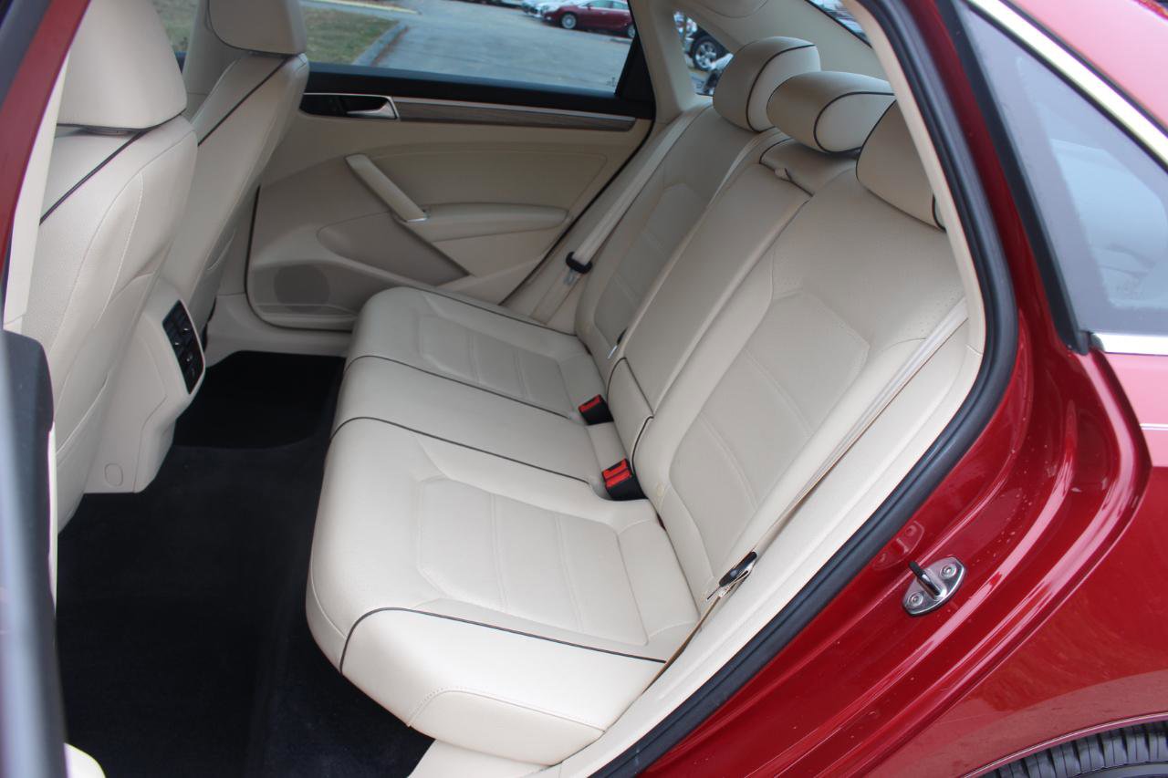 Used 2017 Volkswagen Passat 1.8T SE image 33