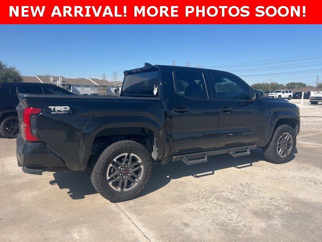 Used 2025 Toyota Tacoma TRD Sport image 3