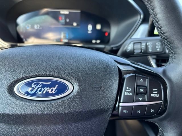Used 2025 Ford Escape Platinum AWD/4WD image 27