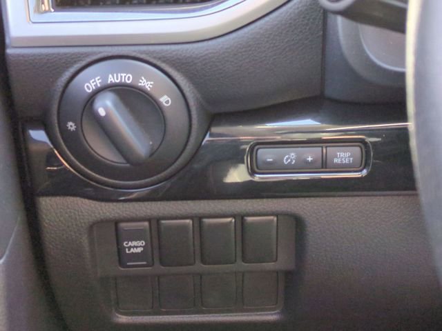 Used 2021 Nissan Titan SV w/ Accessory Utility Package AWD/4WD image 15