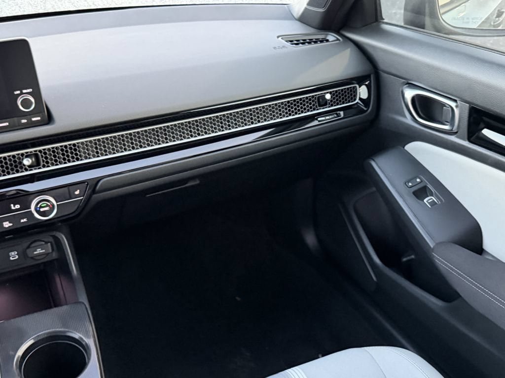 Used 2025 Honda Civic Sport image 16
