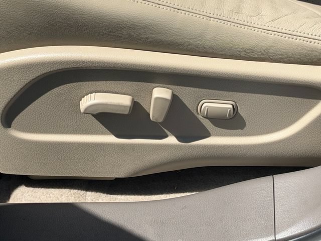 Used 2012 Nissan Murano LE w/ Platinum Pkg AWD/4WD image 30