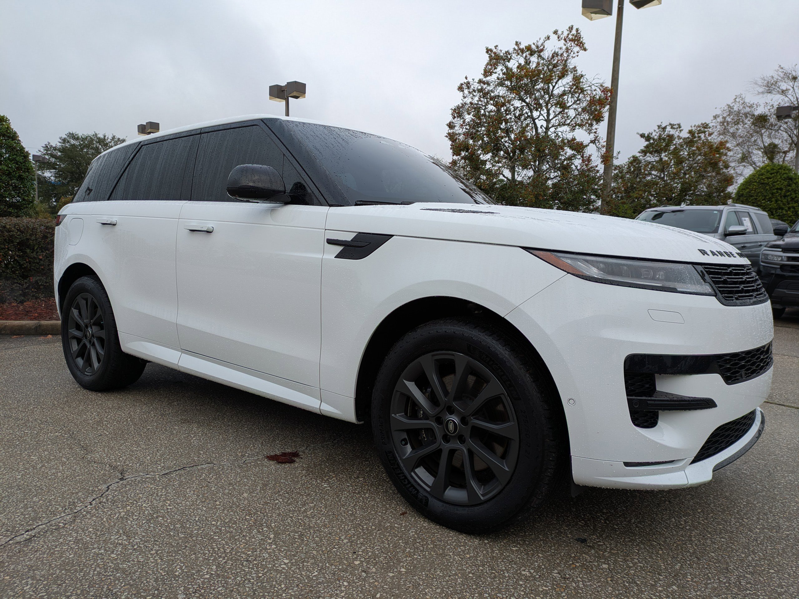 Used 2024 Land Rover Range Rover Sport Dynamic SE image 2