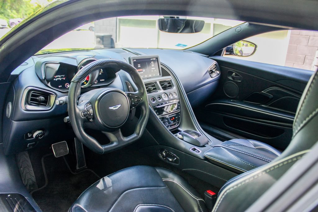 Used 2019 Aston Martin DBS Superleggera RWD image 9