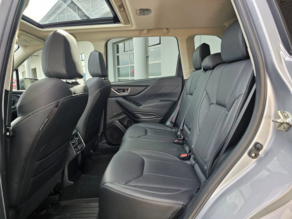 Used 2021 Subaru Forester Touring AWD/4WD image 16
