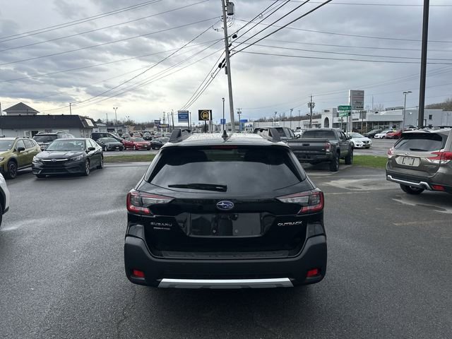Used 2025 Subaru Outback Limited AWD/4WD image 13