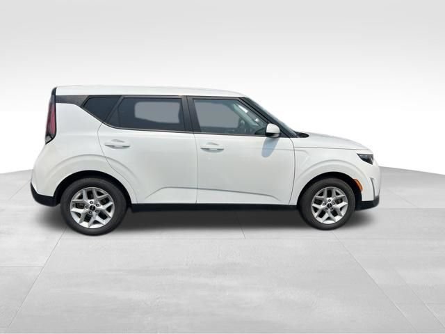 Certified 2024 Kia Soul LX w/ Option Group 015 FWD image 9