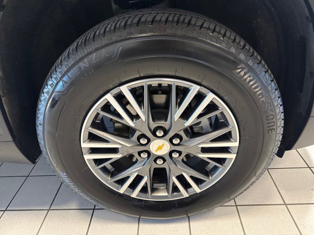 Used 2026 Chevrolet Traverse LT w/ Driver Confidence Package FWD image 9