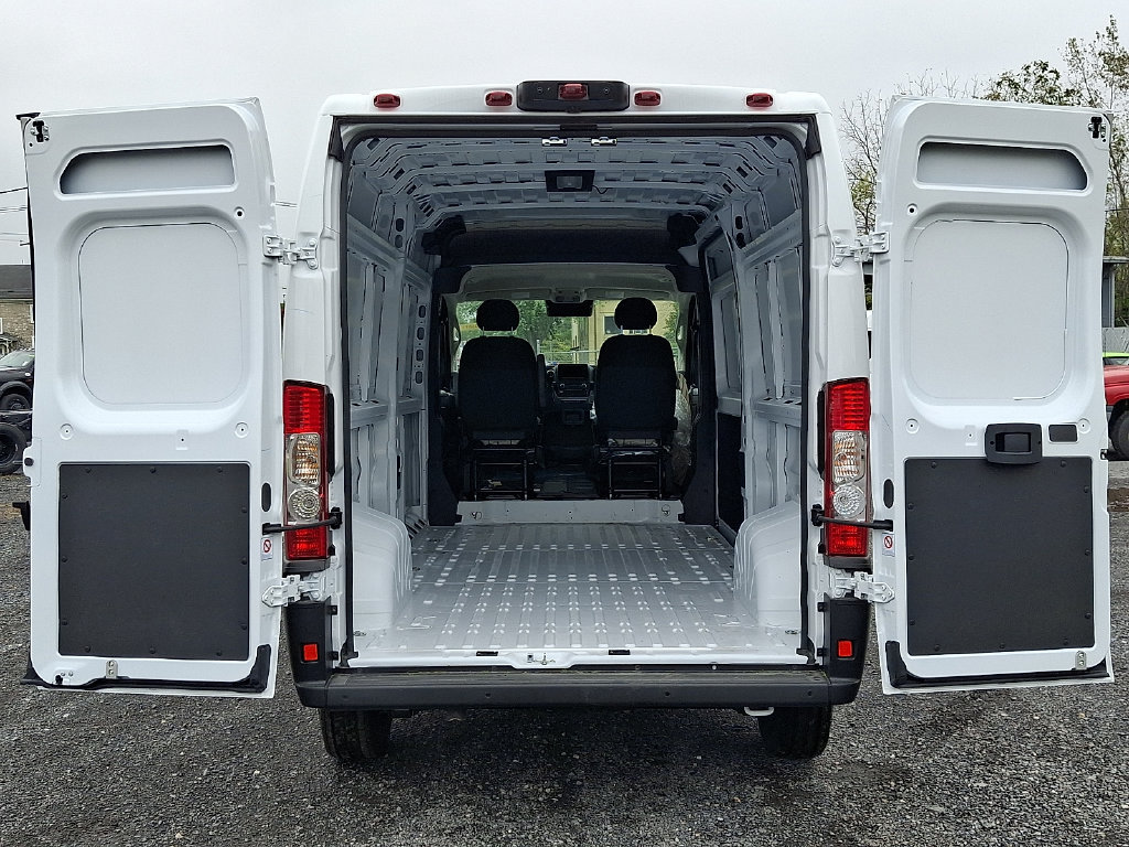 New 2026 RAM ProMaster 2500 w/ Convenience Group FWD image 17
