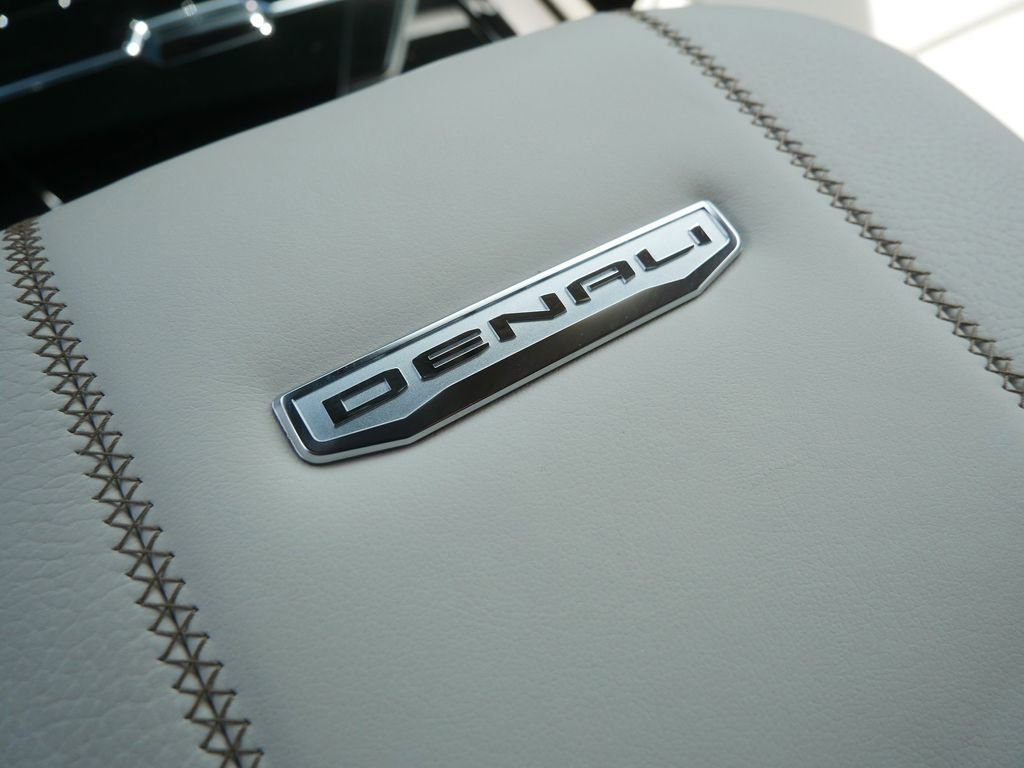 Used 2025 GMC Yukon XL Denali w/ LPO, Floor Liner Package AWD/4WD image 22