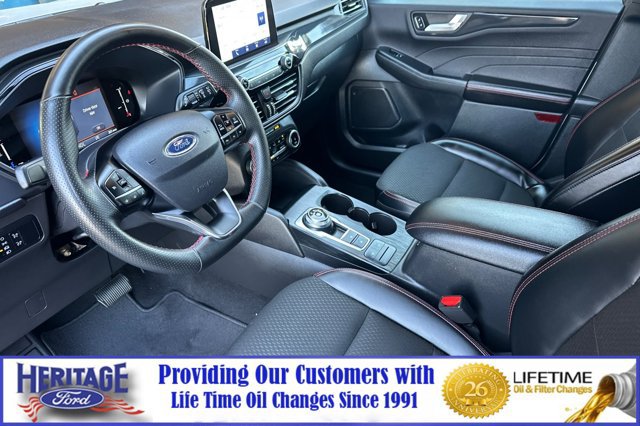 Used 2025 Ford Escape ST-Line FWD image 10