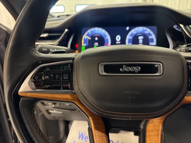 Used 2024 Jeep Grand Cherokee L Summit AWD/4WD image 14