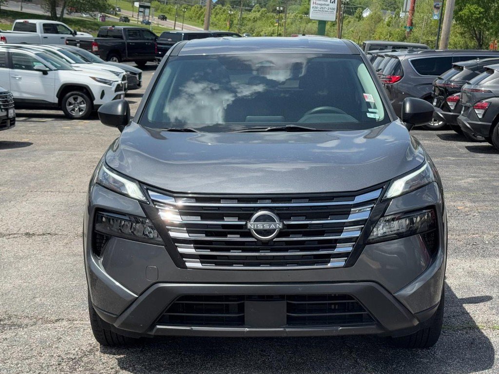 Used 2024 Nissan Rogue S FWD image 11