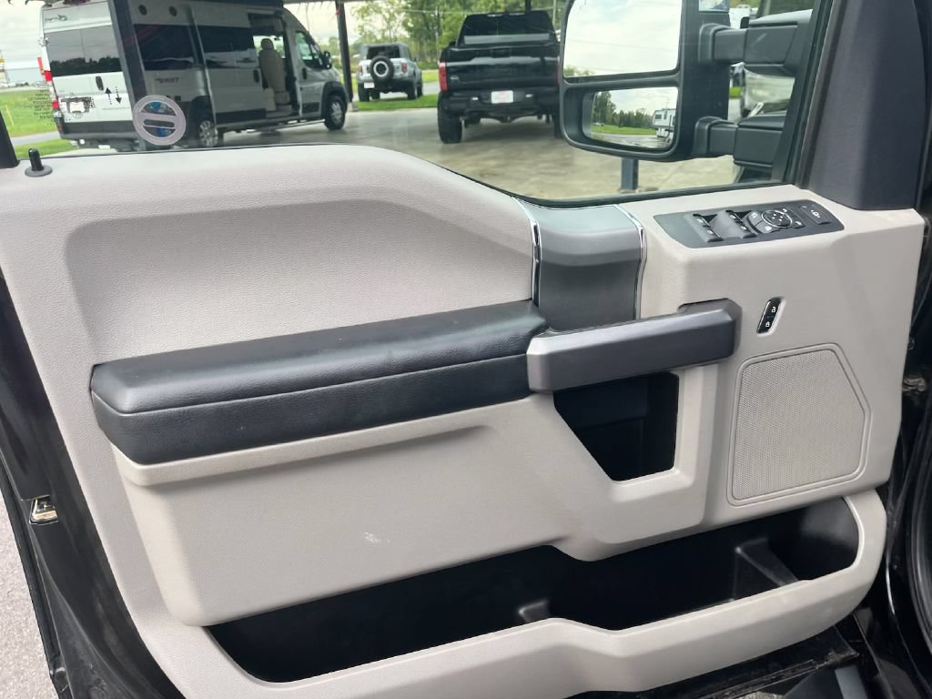 Used 2022 Ford F350 XLT w/ XLT Premium Package AWD/4WD image 26