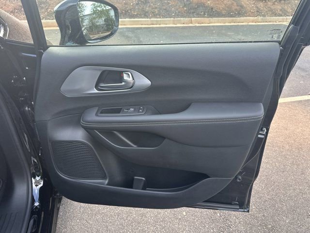 New 2026 Chrysler Pacifica Limited w/ S Appearance Package image 14