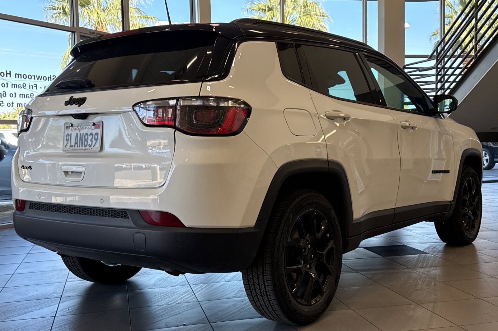 Used 2023 Jeep Compass Altitude w/ Convenience Group image 5