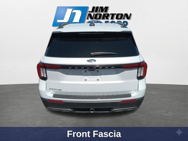 Used 2025 Ford Explorer Active w/ Active Comfort Package RWD image 9