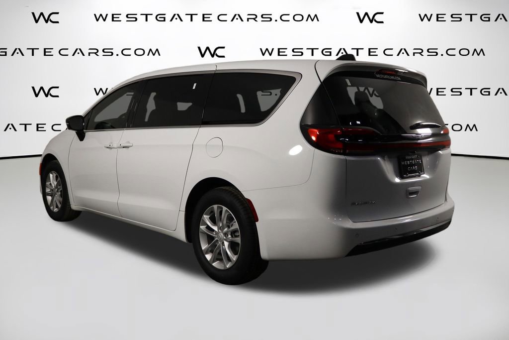 New 2026 Chrysler Pacifica Select image 46