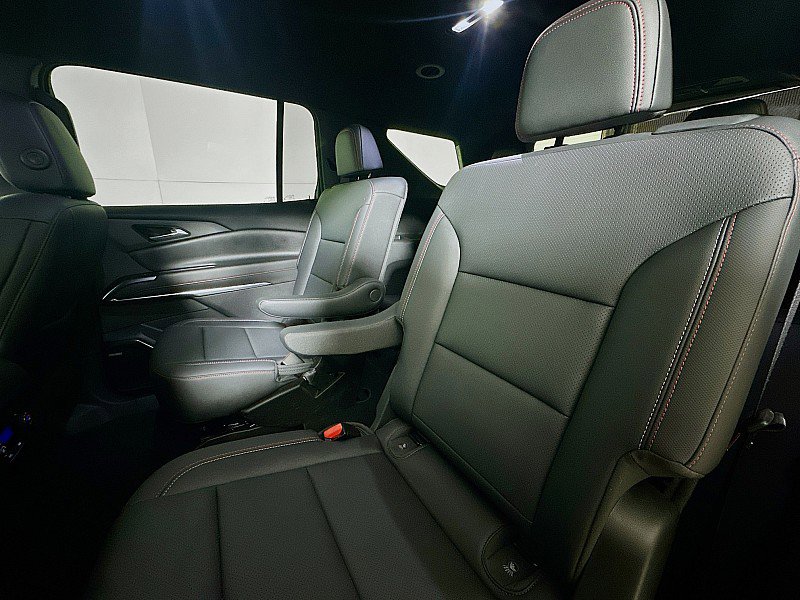 Used 2024 Chevrolet Traverse Z71 w/ Enhanced Driving Package image 20