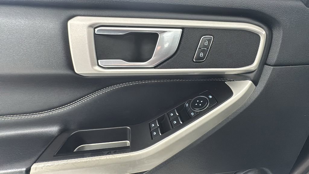 Used 2022 Ford Explorer XLT w/ Equipment Group 202A image 21