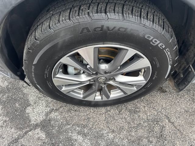 Used 2016 Nissan Murano SV w/ Cargo Package image 6