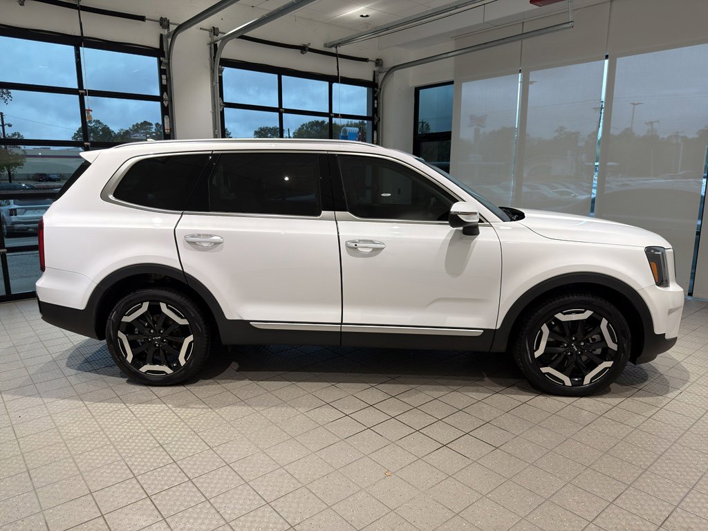 Used 2024 Kia Telluride S w/ S Sunroof Package image 6
