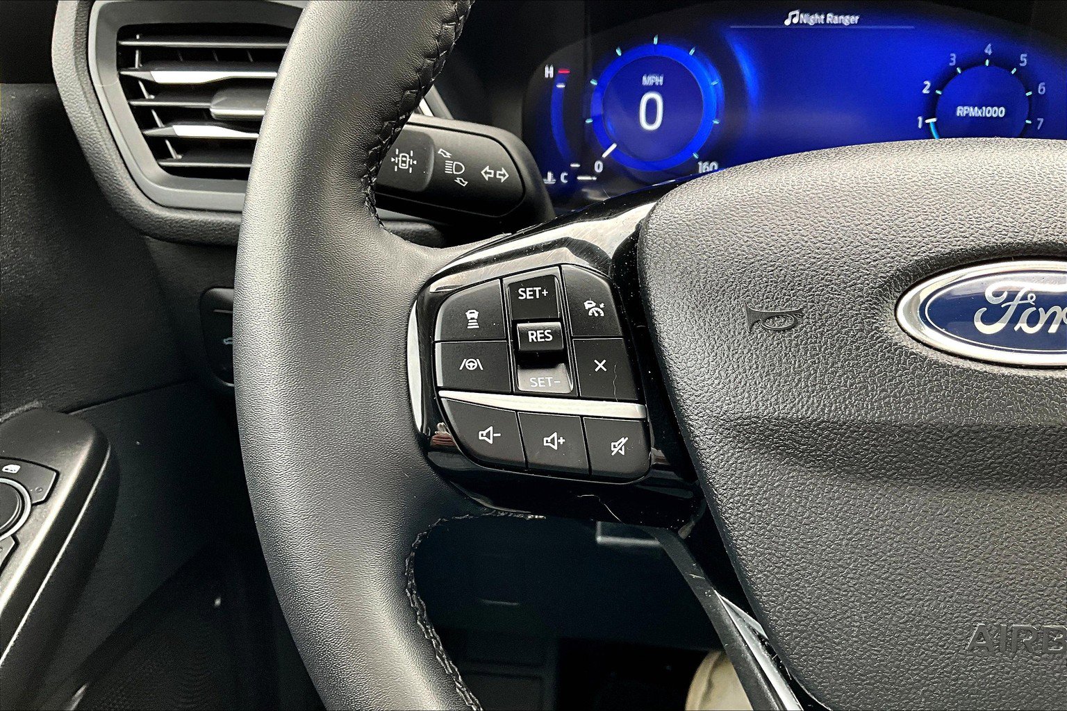 Used 2022 Ford Escape SEL w/ Technology Package AWD/4WD image 22