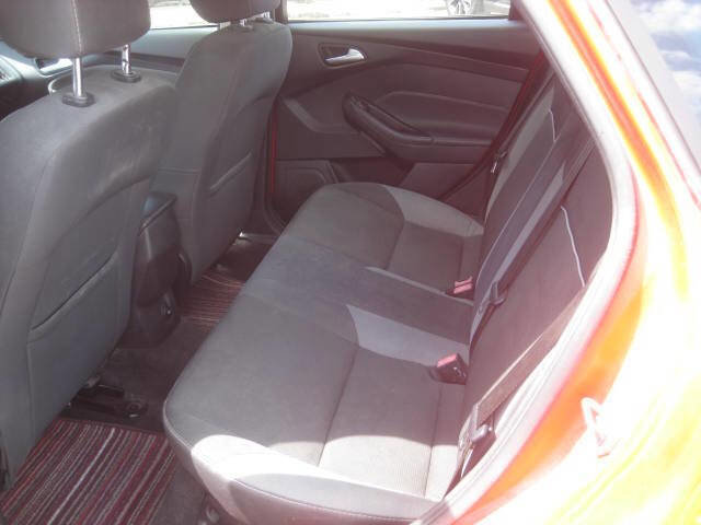 Used 2014 Ford Focus SE w/ SE Winter Package image 11