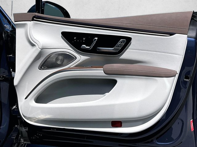 Certified 2023 Mercedes-Benz EQS 580 4MATIC Sedan image 18