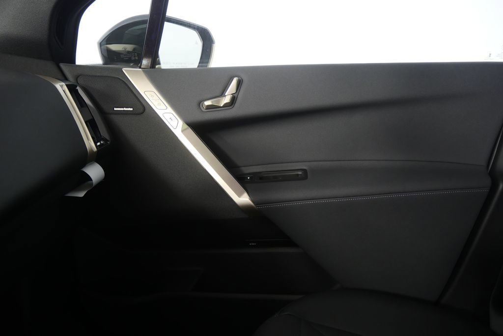 New 2026 BMW iX xDrive45 image 22