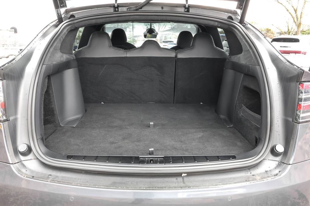 Used 2023 Tesla Model X image 27