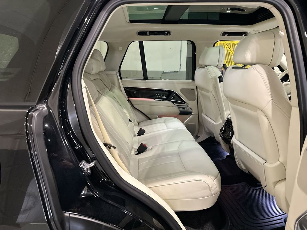 Used 2023 Land Rover Range Rover SE image 7