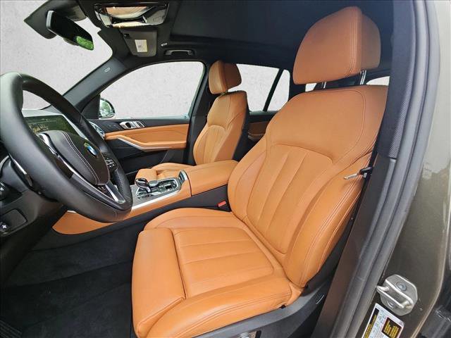 Used 2022 BMW X5 sDrive40i w/ Luxury Seating Package image 16