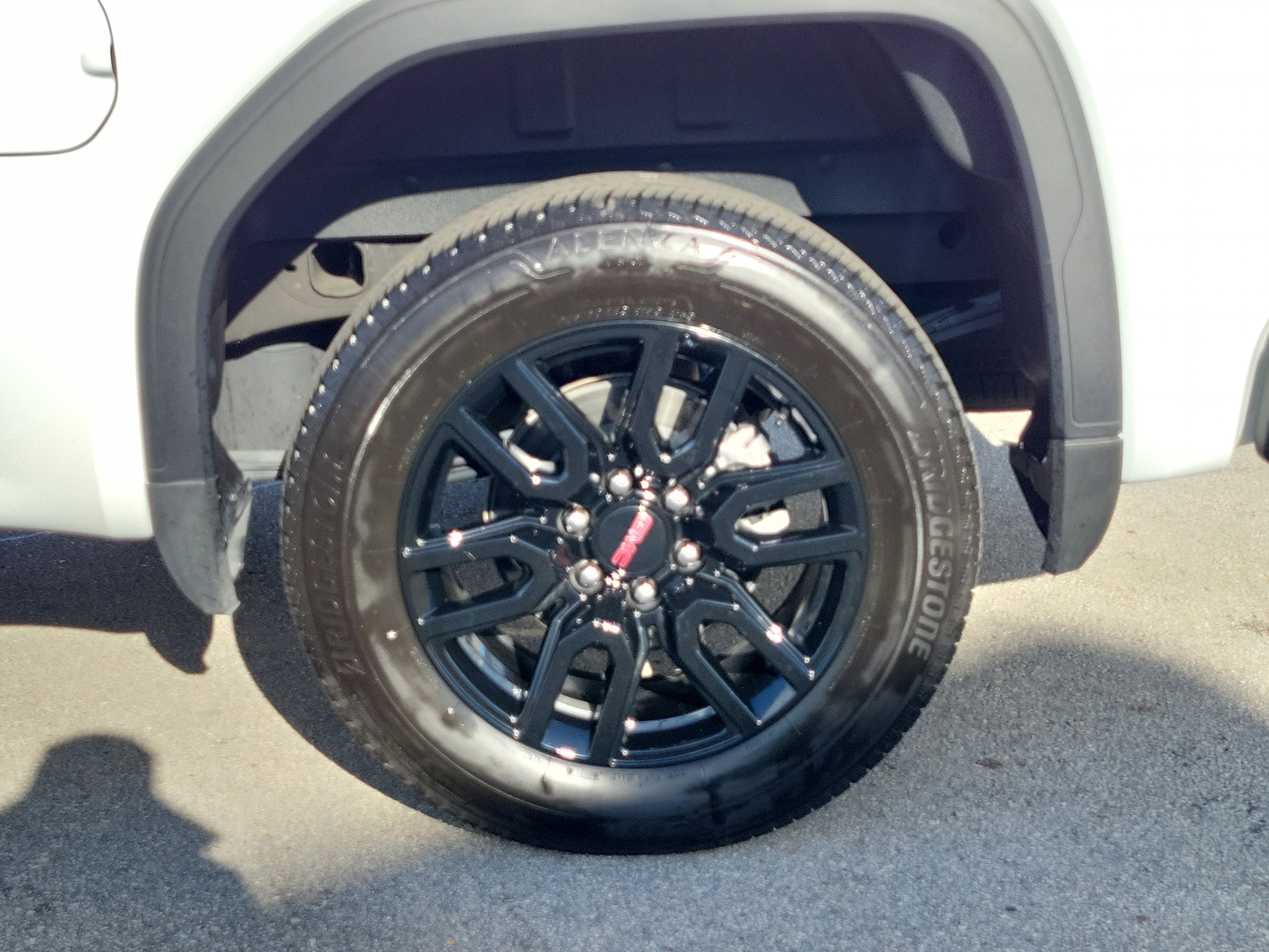 Used 2025 GMC Sierra 1500 Elevation image 9